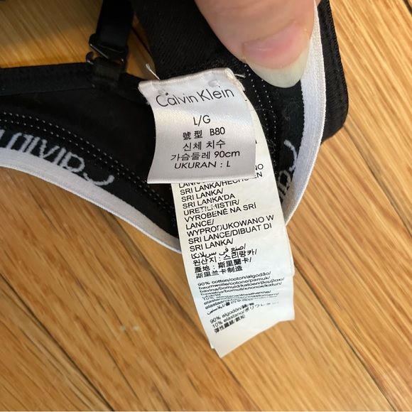 NWOT Calvin Klein Black Carousel Triangle Bralette Size L - Picture 6 of 9